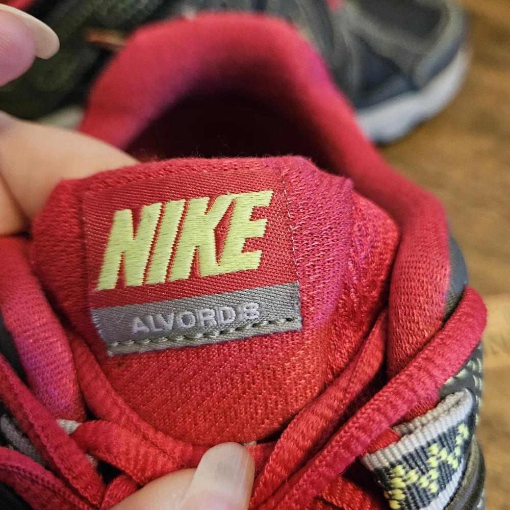Nike Trail Alvord Size 8 Women's Gray and Pink Athletic Shoes - Picture 11 of 12